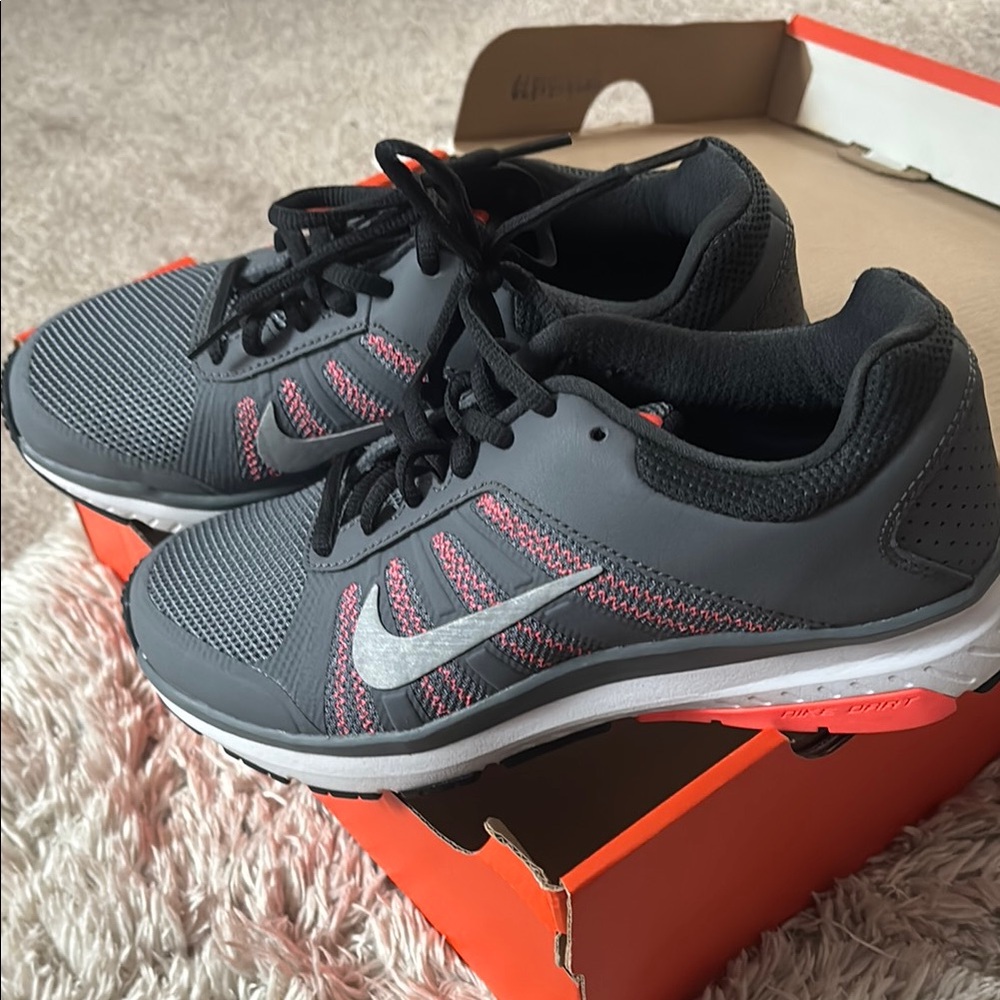 Nike Dart 12 Sneakers